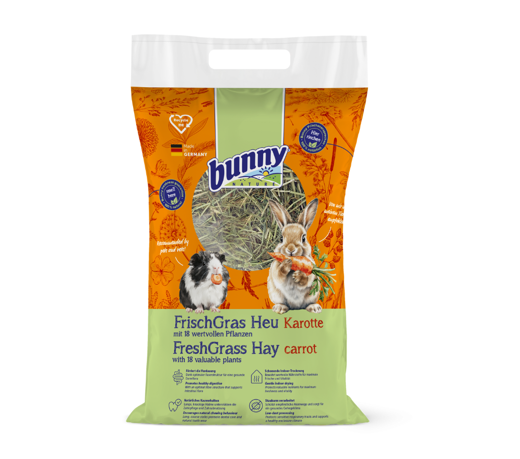 FrischGras Heu Karotte - Aromatisches Heu mit Karottenstücken für Kleintiere